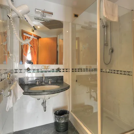 ホテル Aurora Garden ローマ