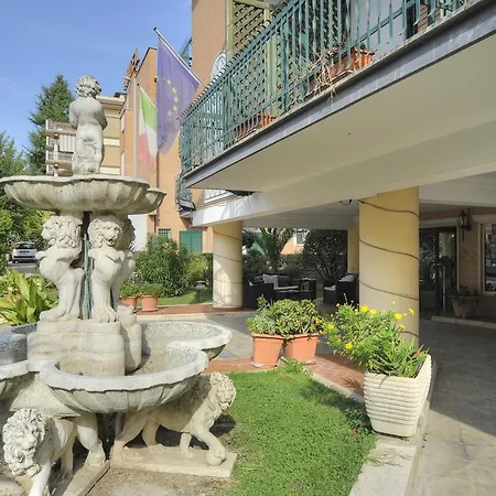 Aurora Garden ホテル 3*