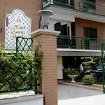 Hotell Aurora Garden 3*
