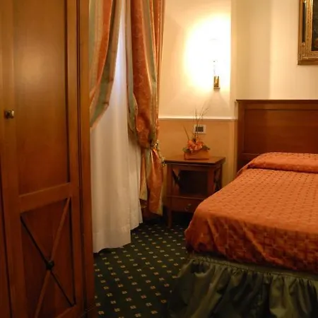 Aurora Garden Hotell 3*