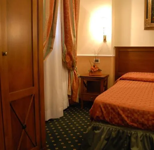 Aurora Garden Hotel 3*