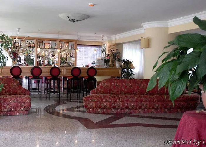 Hotel Aurora Garden 3*