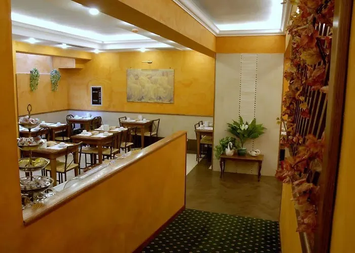 Hotel Aurora Garden 3*