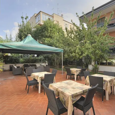 Отель Aurora Garden 3*